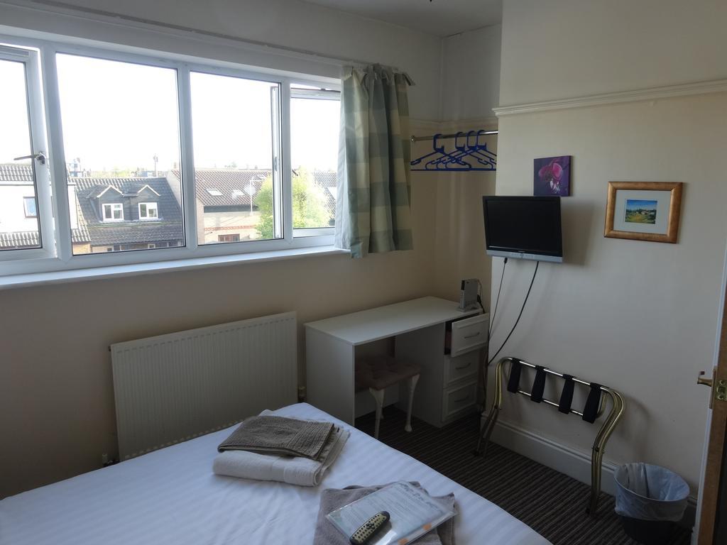 Lantern House 3*